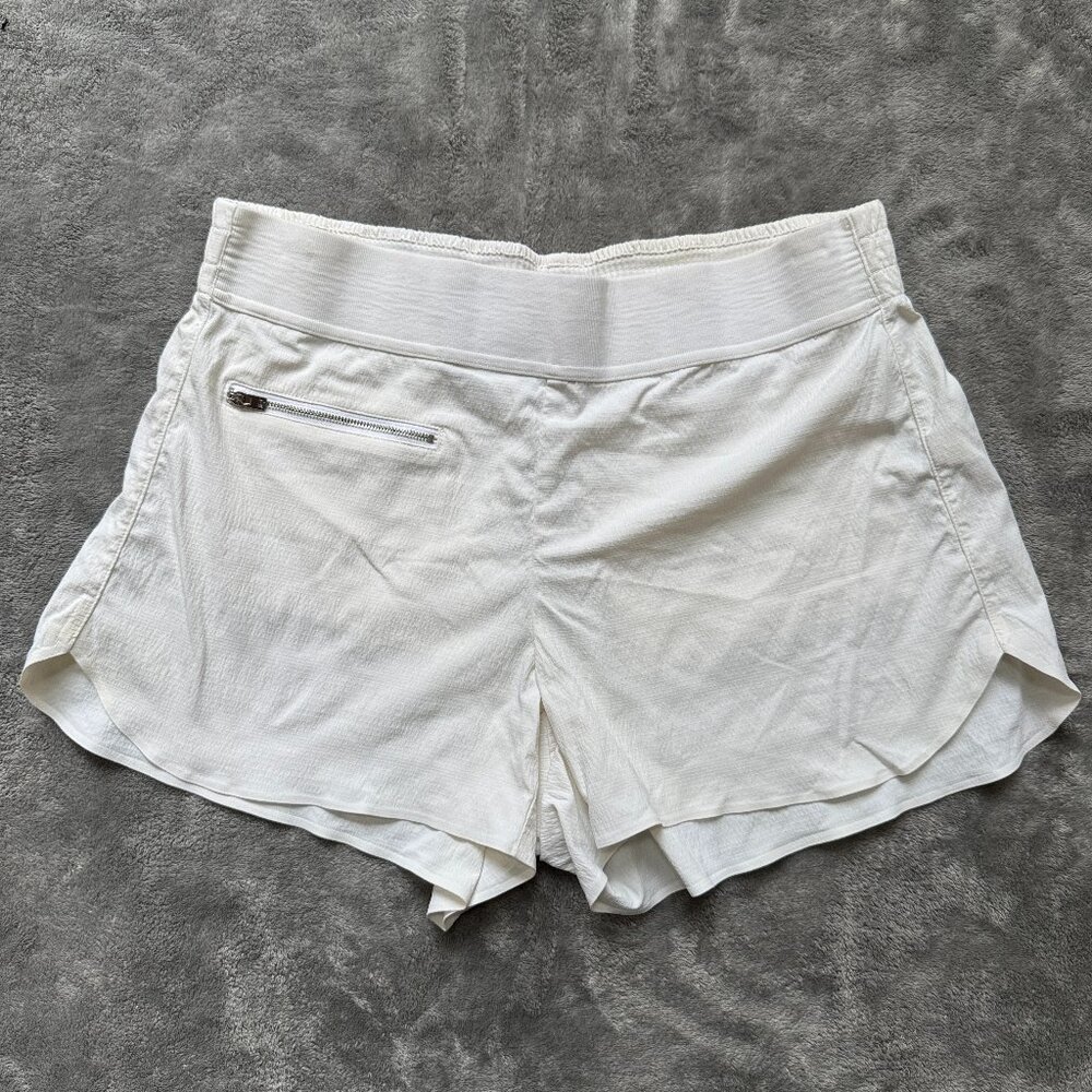 ATHLETA Women's Pull On Stretch Mod Trekkie Nylon Blend White Shorts Size 8